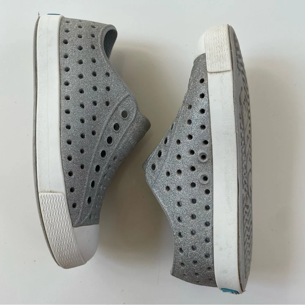 Native Shoes Little Kids Sparkly Gray Grey Jefferson Slip On Water Shoes Size 10